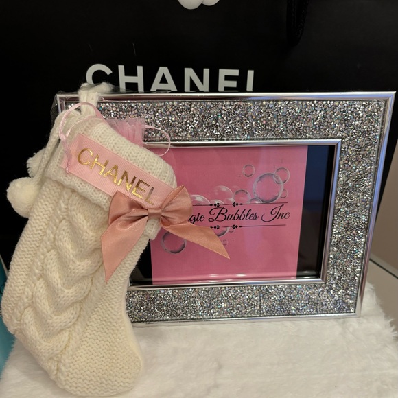 Hand made Luxury Knit Christmas Stocking with guest soaps - Picture 7 of 8